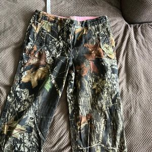 Womens Camo hunting pants.